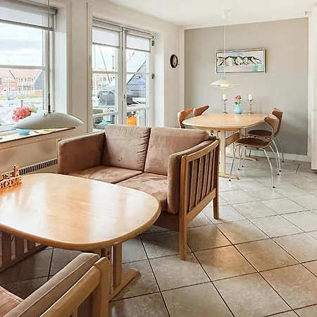 2 Bedroom Stunning In Lejlighed Borre