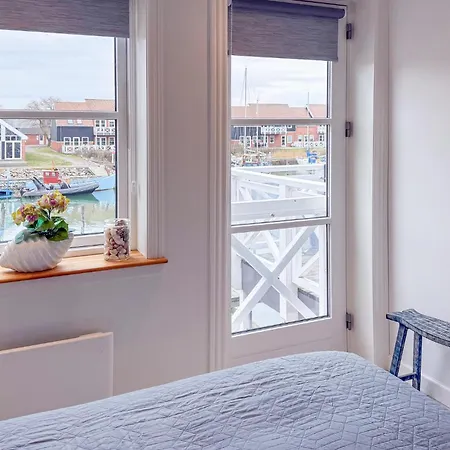 2 Bedroom Stunning In Apartment *